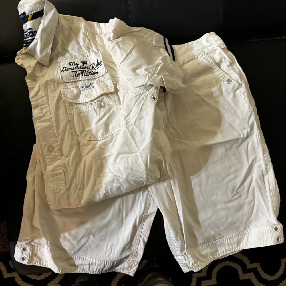 We have a xxl white button up short sleeve shirt parish